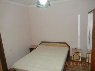 Гостевой дом Guest House Deme Кобулети Трехместный номер с ванной комнатой-2