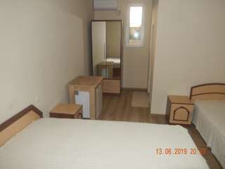 Гостевой дом Guest House Deme Кобулети Трехместный номер с ванной комнатой-3